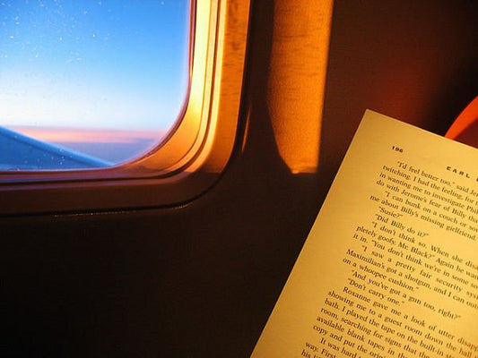 Consejos esenciales para viajar en avión por primera vez - Rasca Mapas