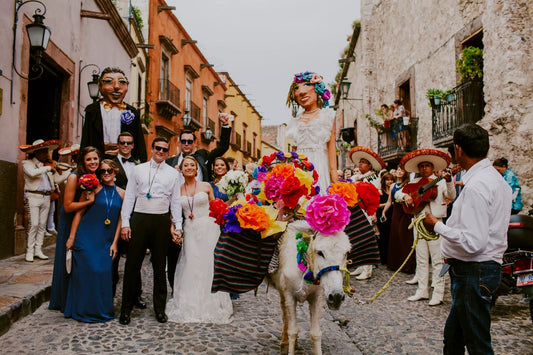 Las callejoneadas en Guanajuato: Una noche llena de fiesta y cultura - Rasca Mapas - Rasca Mapas