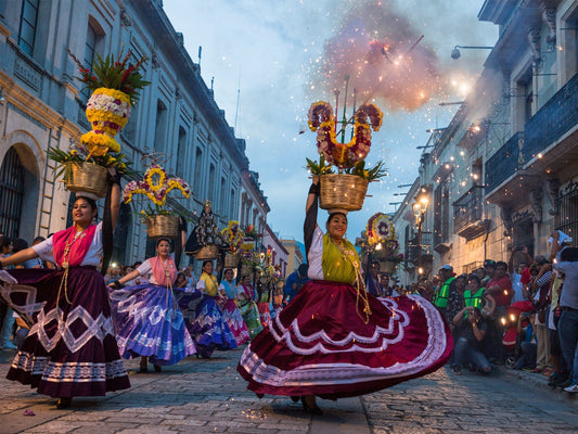 ¿Qué es la Guelaguetza? Hermosa tradición de Oaxaca - Rasca Mapas - Rasca Mapas
